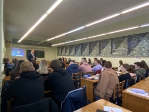 Пилуй В.Н. выступает перед студентами ФПУ