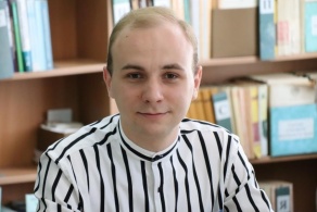 Груша Артем