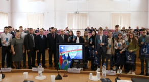 Вручение профсоюзных билетов первокурсникам