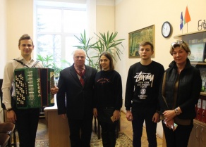 Молодёжь помнит