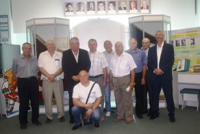 Там, где встречают с радостью