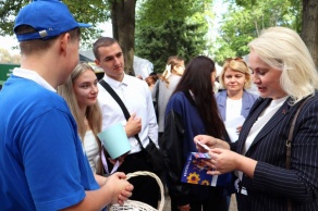  Первые шаги в общественной жизни университета 
