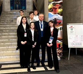 Волонтёры БГАТУ «Доброе Сердце» . Единый день голосования