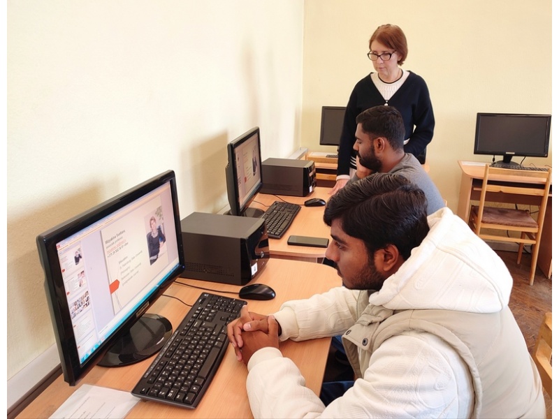 Началось обучение иностранных студентов на английском языке на факультете предпринимательства и управления