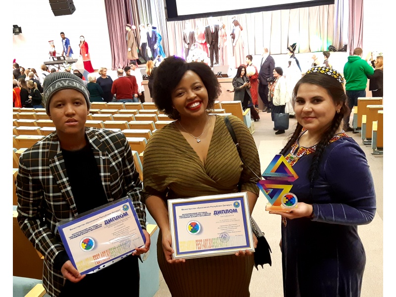 Победители в номинации "Время творчества: диалоги", фотоработы