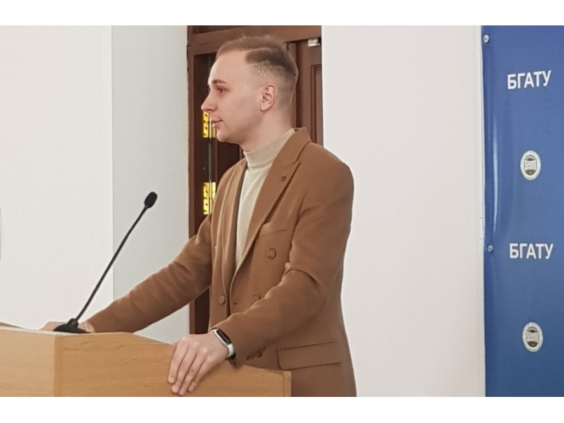 Груша Артем, студент 3 курса АМФ