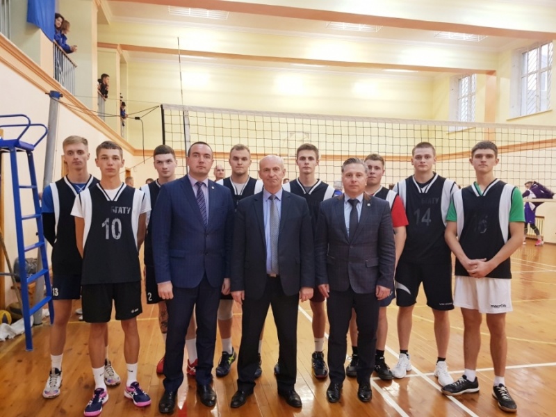 Команда БГАТУ, первый проректор Миранович А.В., проректор по УиВР Синельников В.М., начальник спортклуба Мартиненок В.Н.