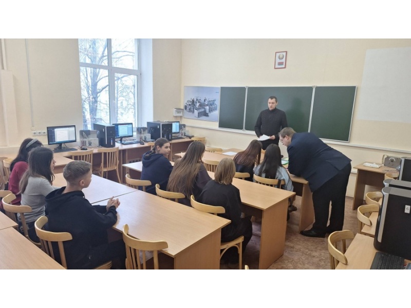 Практические занятия с учениками агроклассов Узденского района