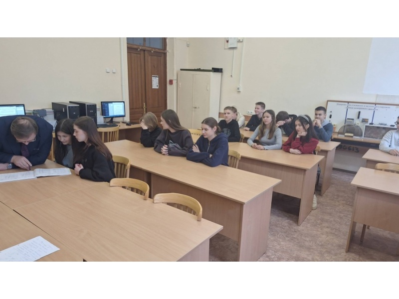 Практические занятия с учениками агроклассов Узденского района