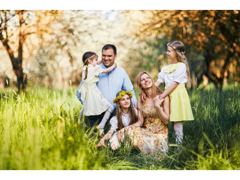 "Сям'я под міреым небам", Шатохін Іван