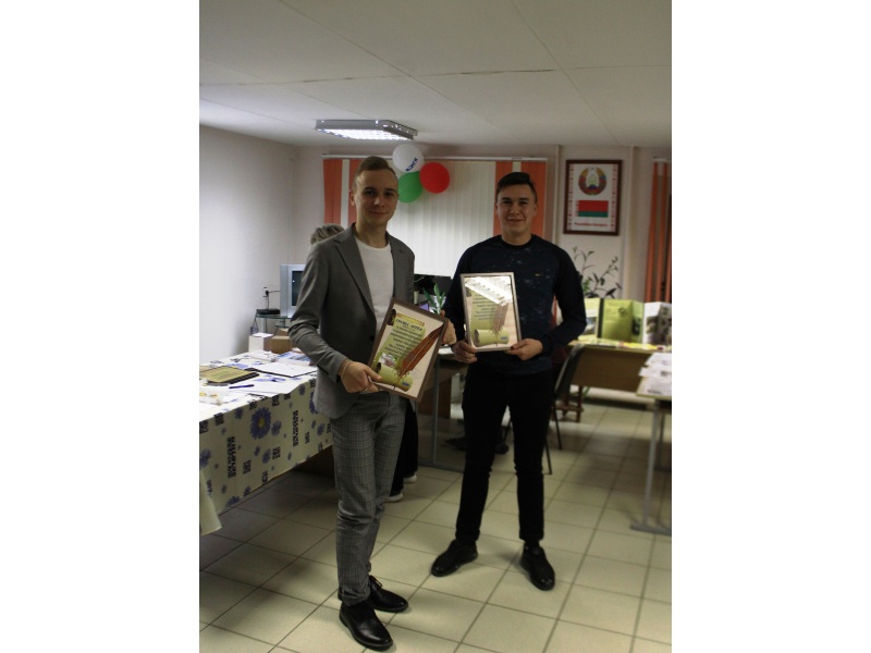 Победители конкурса инфолистов Груша Артём, Дорохов Вячеслав  АМФ