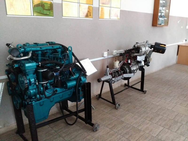 Лаборатория по изучению конструкции ДВС