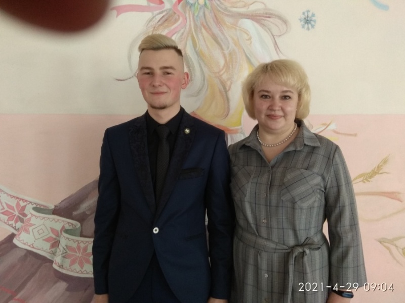 С директором школы Ахрамович Оксаной Ивановной