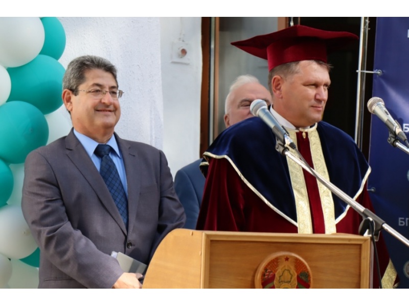 Сантьяго Перес Бенитес Чрезвычайный и Полномочный Посол Республики Куба