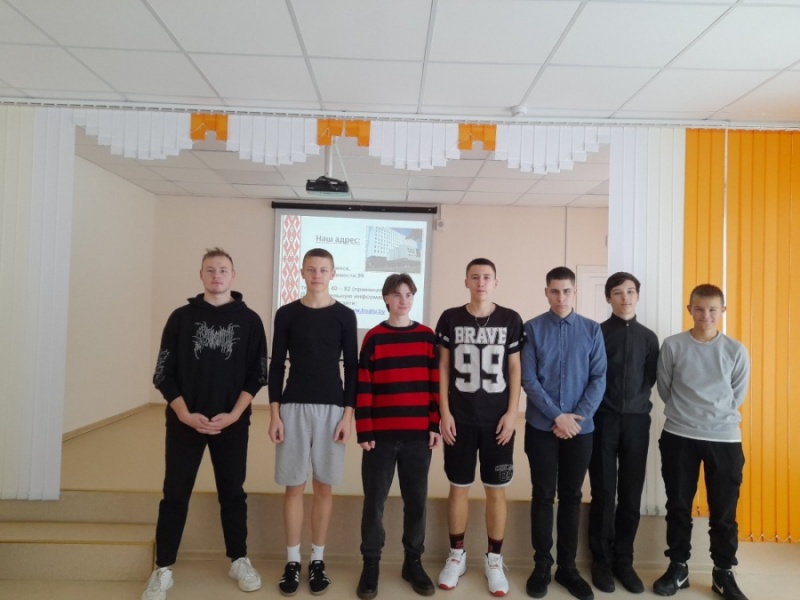 Студенты АМФ проводят профориентацию в школах г.п. Плещеницы