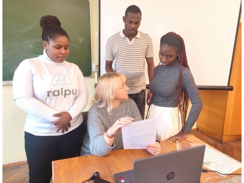 Обучение иностранных студентов на факультете предпринимательства и управления