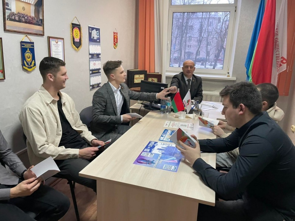 Единый день приема граждан депутатами прошел в Первомайском районе